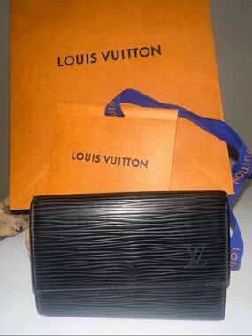 Louis Vuitton Black Epi Leather Trifold Key Card Wallet
